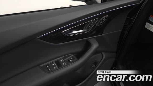 Audi Q7 2023 — Photo 7/41