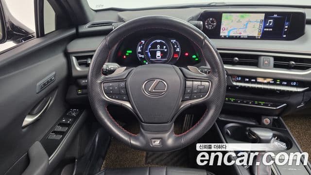 Lexus UX250h 2020 — Фото 13/20