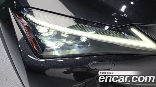 Lexus UX250h 2020 — ფოტო 7/30