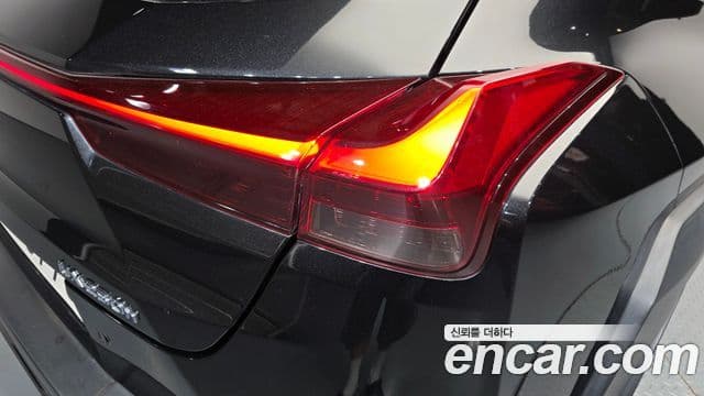 Lexus UX250h 2020 — ფოტო 25/30