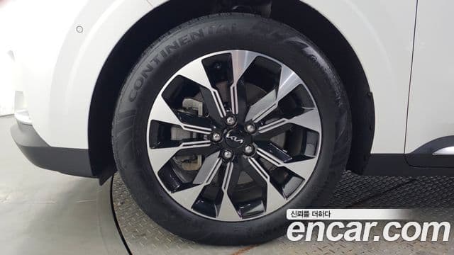 Kia Carnival 2022 — Photo 8/20