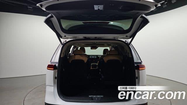 Kia Carnival 2022 — Photo 14/20