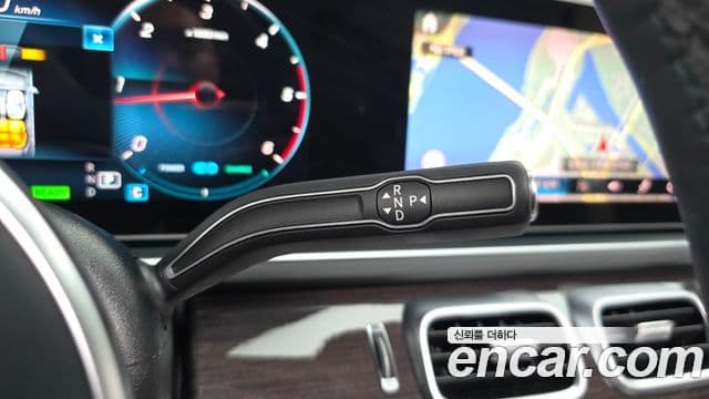 Mercedes-Benz GLE-Class 2023 — Photo 32/41