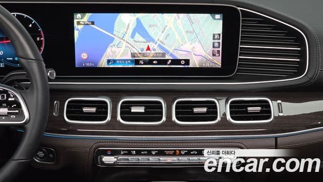 Mercedes-Benz GLE-Class 2023 — Photo 23/41