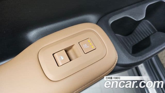 Hyundai Santa Fe 2025 — ფოტო 28/34