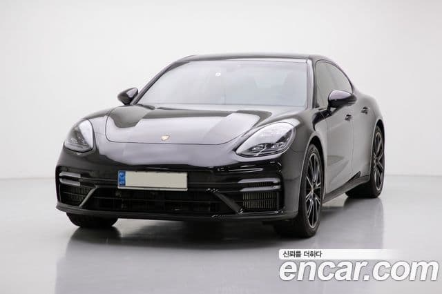 Porsche Panamera 2021 — Photo 1/20