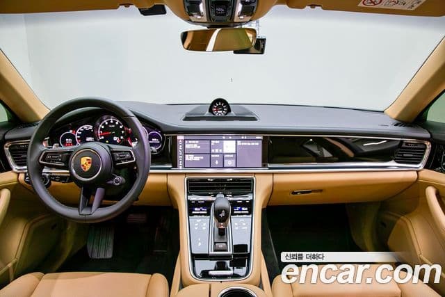 Porsche Panamera 2021 — Photo 8/20