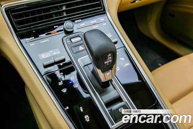 Porsche Panamera 2021 — Photo 20/20