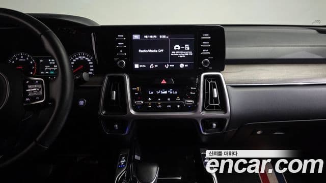Kia Sorento 2021 — Фото 13/20