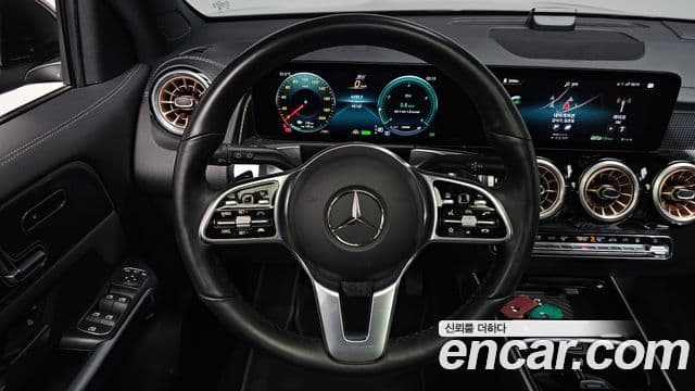 Mercedes-Benz EQB 2024 — ფოტო 15/36