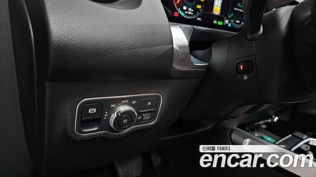 Mercedes-Benz EQB 2024 — ფოტო 27/36