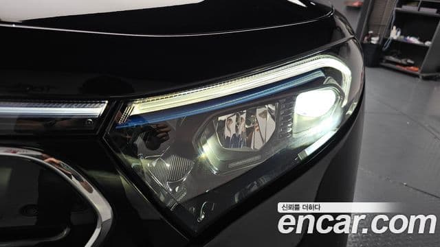 Mercedes-Benz EQB 2024 — ფოტო 32/36