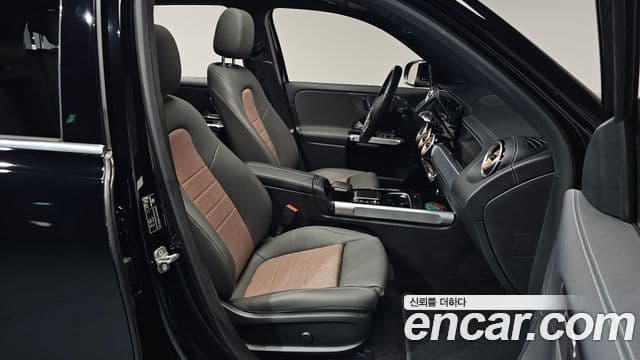 Mercedes-Benz EQB 2024 — ფოტო 26/36