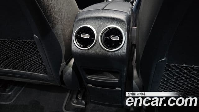 Mercedes-Benz EQB 2024 — ფოტო 18/36