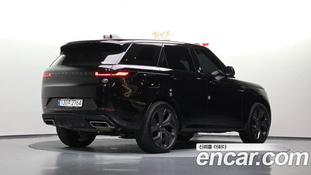 Land Rover Range Rover Sport 2023 — Photo 9/37