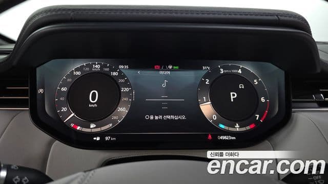 Land Rover Range Rover Sport 2023 — Photo 29/37