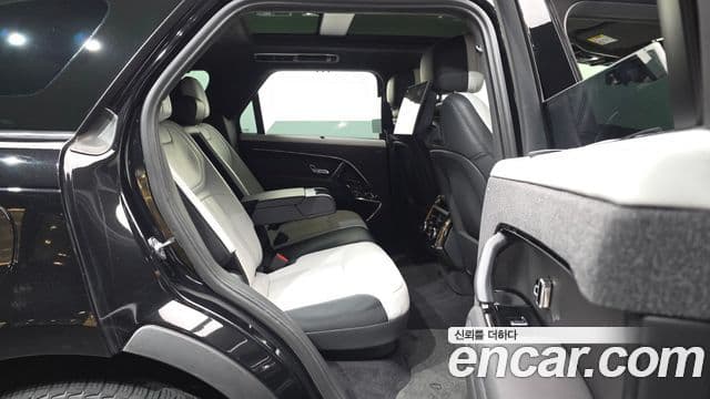 Land Rover Range Rover Sport 2023 — Photo 26/37