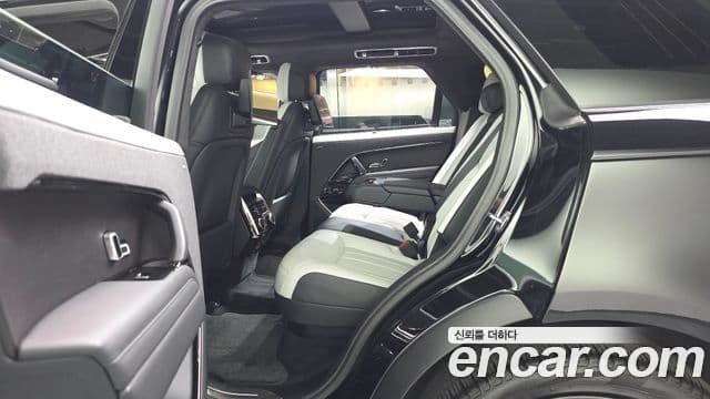 Land Rover Range Rover Sport 2023 — Photo 5/37