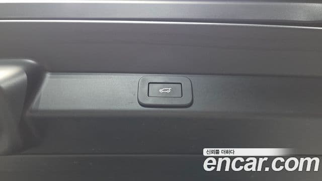 Land Rover Range Rover Sport 2023 — Photo 25/37