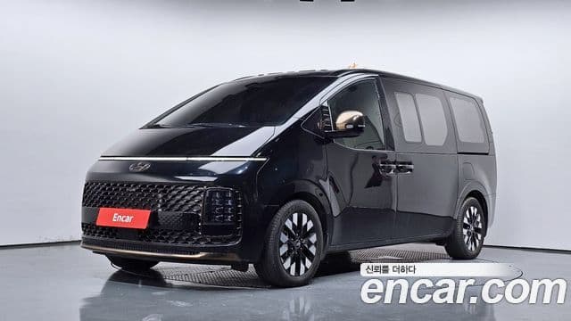 Hyundai Staria 2025 — Фото 1/20