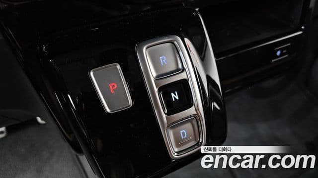 Hyundai Staria 2025 — Фото 9/20