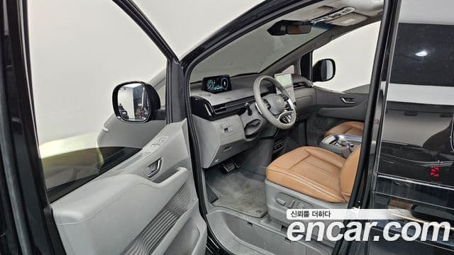 Hyundai Staria 2025 — Фото 10/20