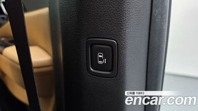 Kia Carnival 2021 — Фото 18/20