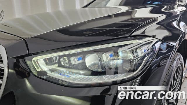 Mercedes-Benz S-Class 2024 — ფოტო 33/34
