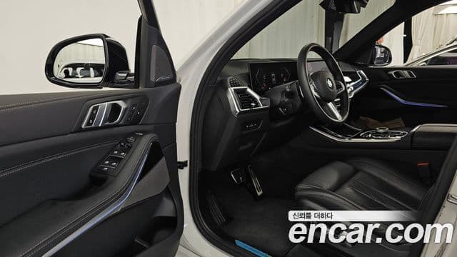 BMW X5 2025 — Photo 32/35