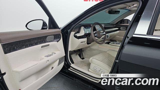 Genesis G90 2022 — Photo 15/39