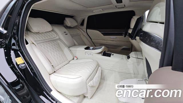 Genesis G90 2022 — Photo 26/39