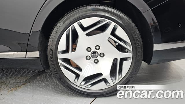 Genesis G90 2022 — Photo 32/39