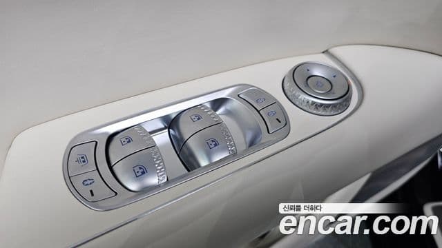 Genesis G90 2022 — Photo 3/39