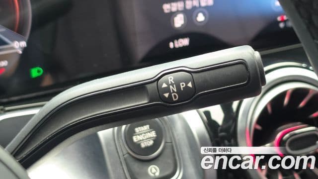 Mercedes-Benz GLB-Class 2021 — ფოტო 14/32