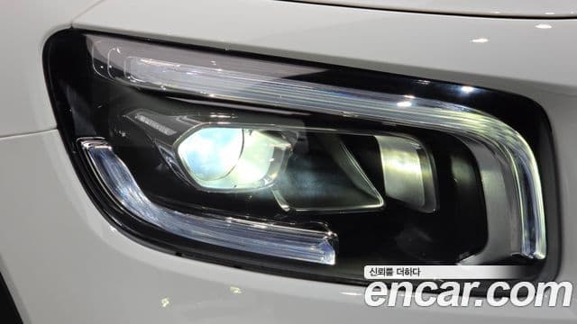 Mercedes-Benz GLB-Class 2021 — ფოტო 31/32