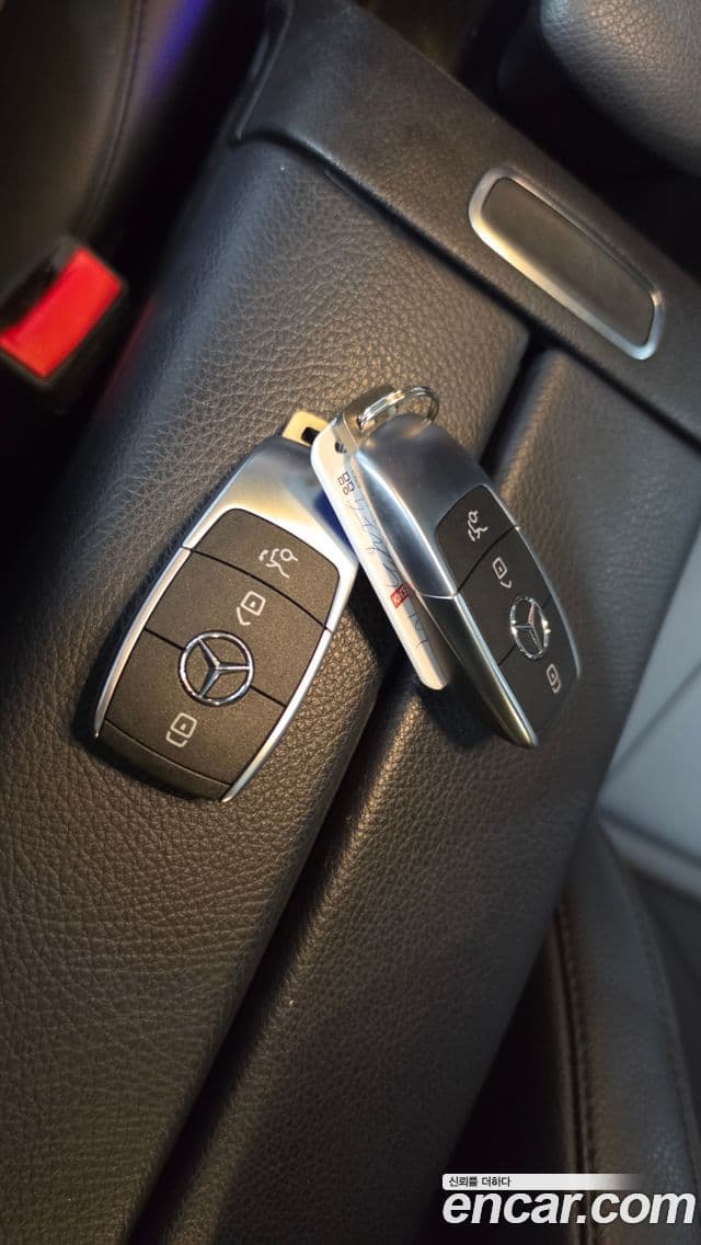 Mercedes-Benz GLB-Class 2021 — ფოტო 2/32