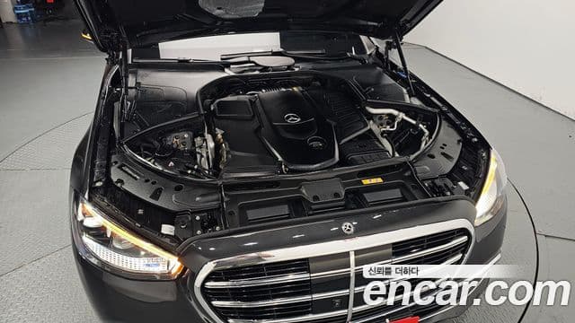 Mercedes-Benz S-Class 2022 — Photo 10/37