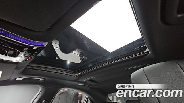 Mercedes-Benz S-Class 2022 — Photo 7/37