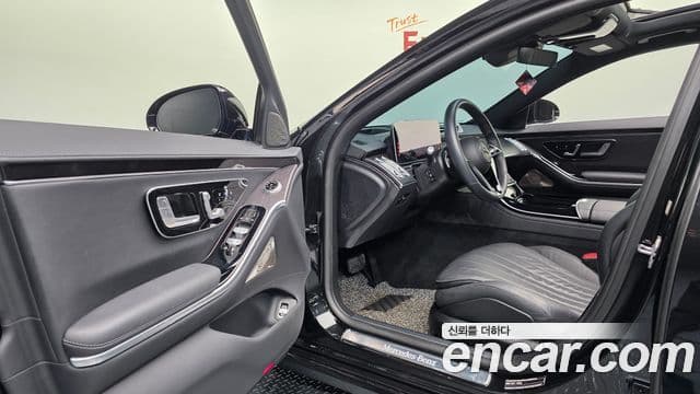 Mercedes-Benz S-Class 2021 — Photo 26/34