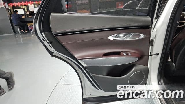 Genesis GV70 2022 — Şəkil 22/35