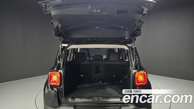 Jeep Renegade 2023 — Şəkil 25/32