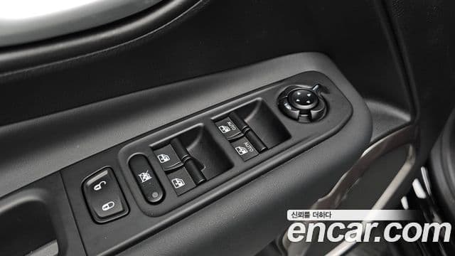 Jeep Renegade 2023 — Şəkil 15/32