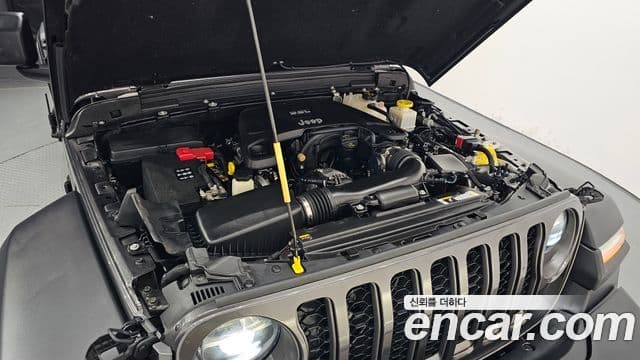 Jeep Gladiator 2021 — ფოტო 33/34