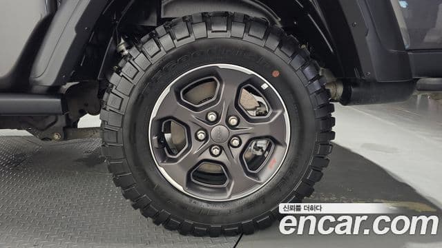 Jeep Gladiator 2021 — ფოტო 13/34