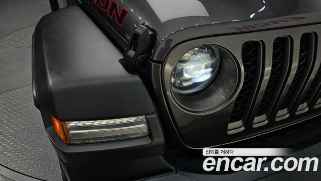 Jeep Gladiator 2021 — ფოტო 18/34