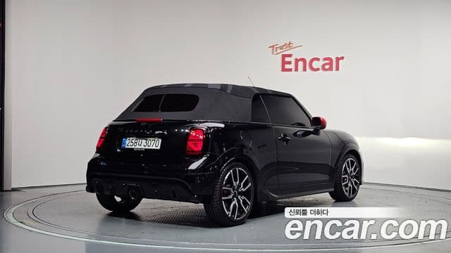 Mini Cooper S Convertible 2025 — Фото 2/20