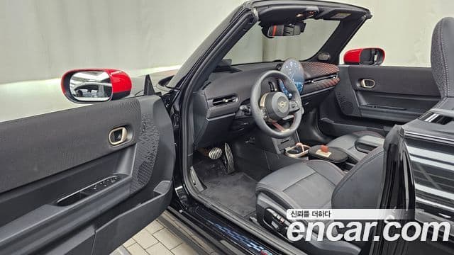 Mini Cooper S Convertible 2025 — Фото 10/20