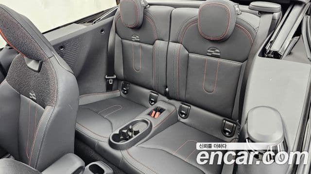 Mini Cooper S Convertible 2025 — ფოტო 19/32