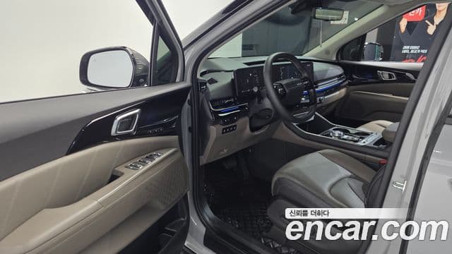 Kia Carnival 2025 — Photo 7/20