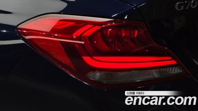 Genesis G70 2019 — Photo 10/35